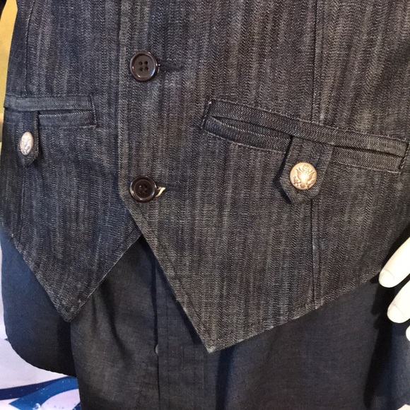 Escapism Casual Vest - Picture 17 of 17